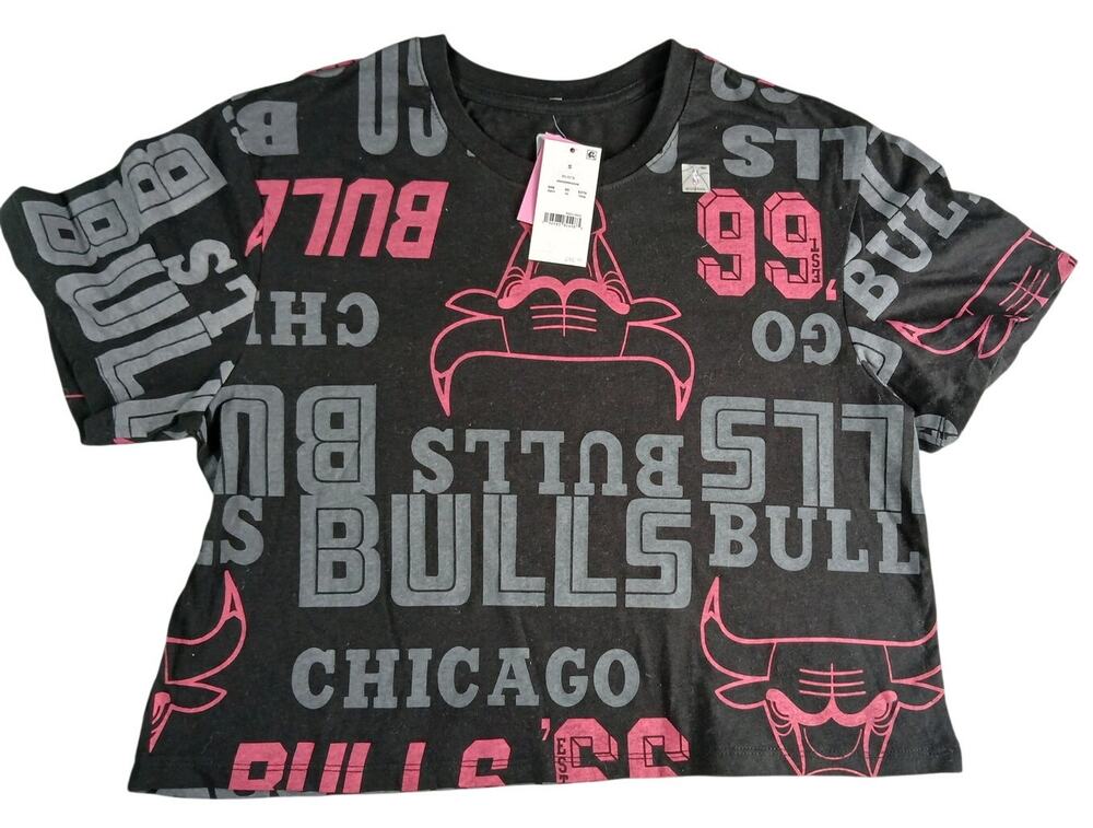 Chicago Bulls NBA Shirt Womens Small Black All Over Print Cropped Boxy Tee NWT
